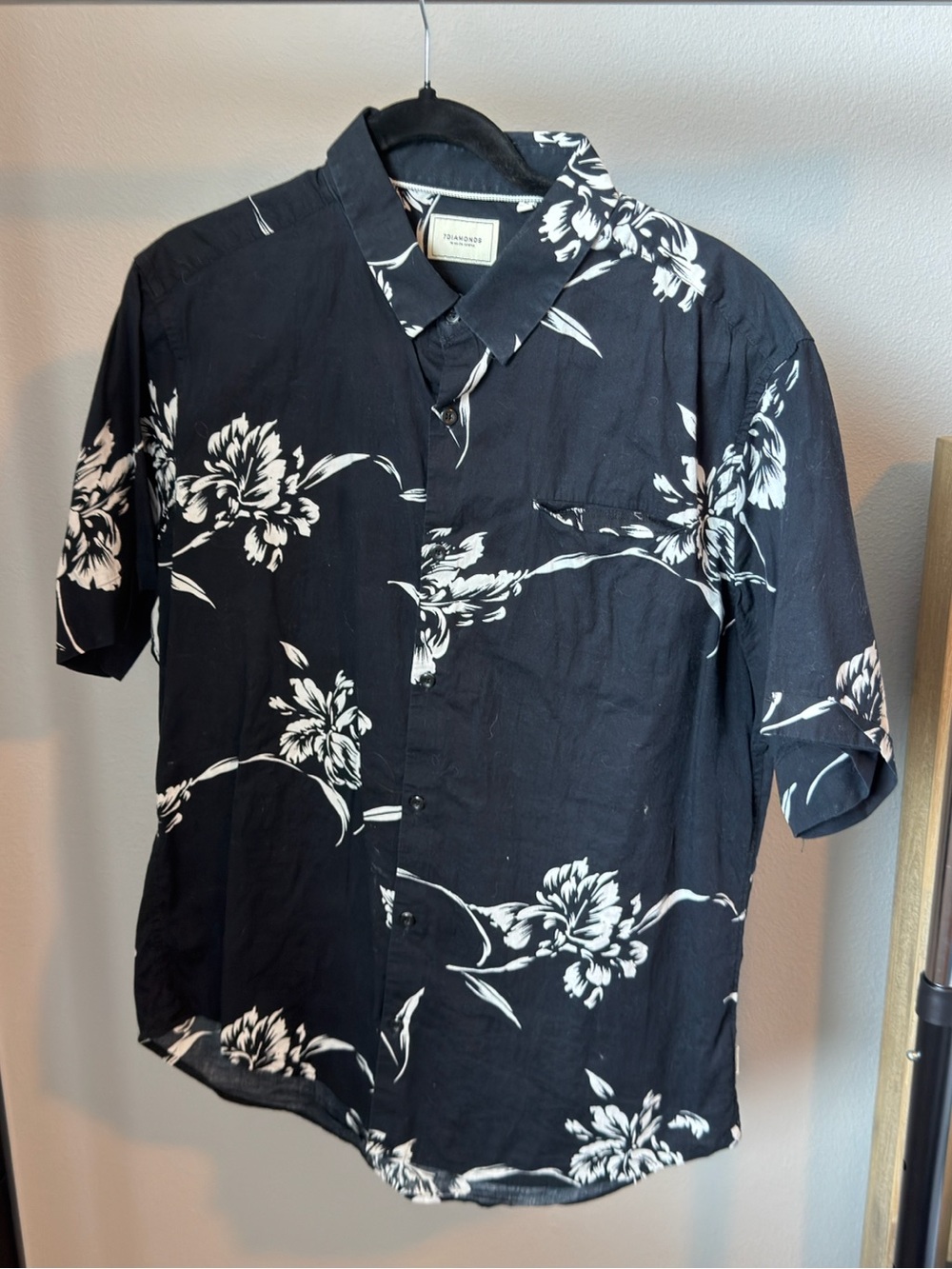 7 Diamonds Black & White Floral Short-Sleeve Men's Shirt